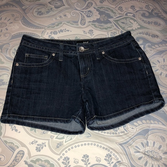 Shorts - Picture 1 of 2